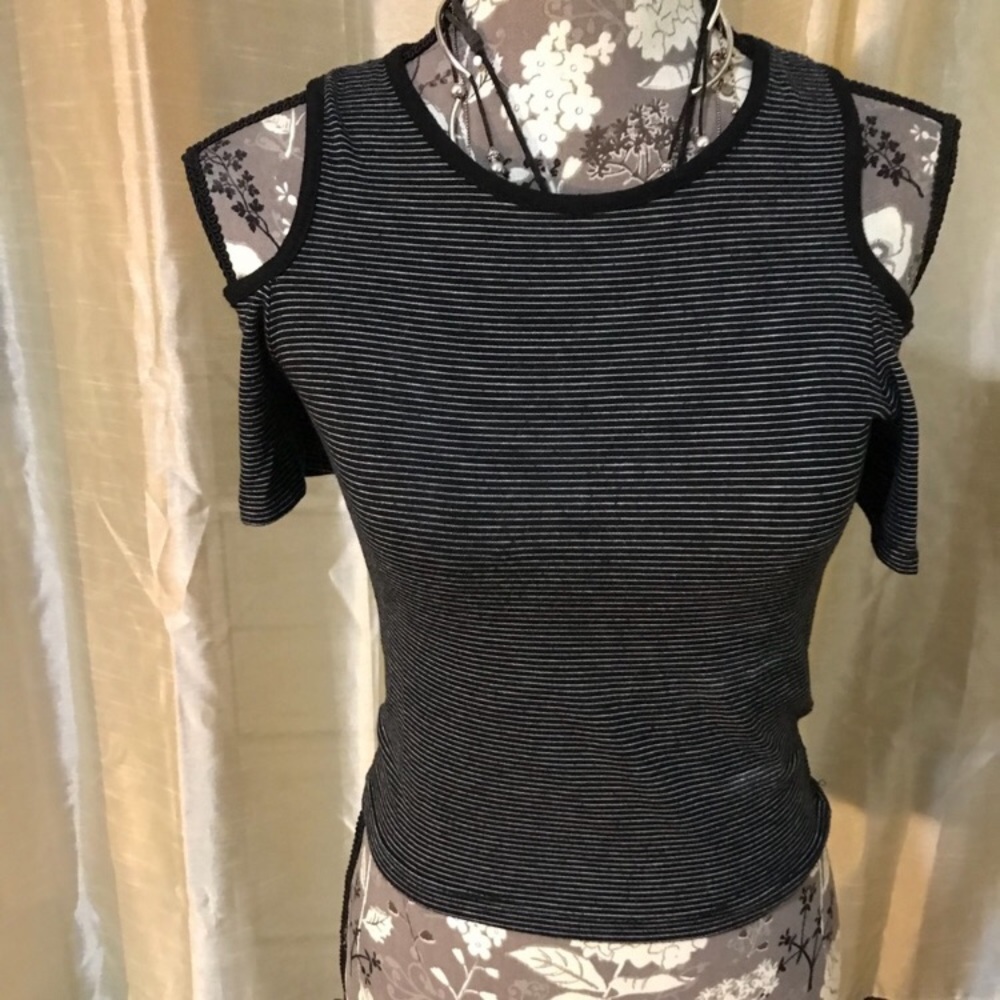 Cropped open shoulder tee